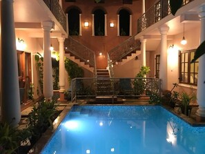 Outdoor pool, open 8:00 AM to 8:30 PM, pool loungers - Mandaram villas (Mararikulam)