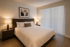 Suite - Avenue Crest Hotel (Toronto)