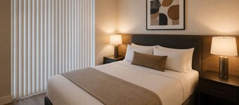 Avenue Crest Hotel