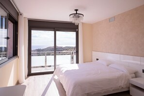 Iron/ironing board, internet, bed sheets - Luxury House Near Barcelona (Alella)