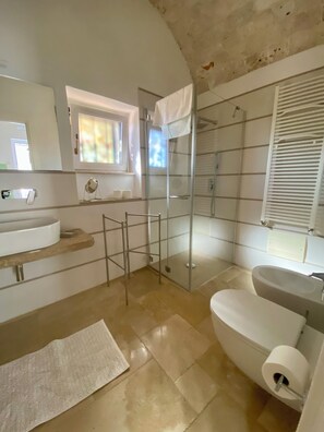 Bathroom - Le Comarelle - Country Rooms (PROVINCIA DI BRINDISI)