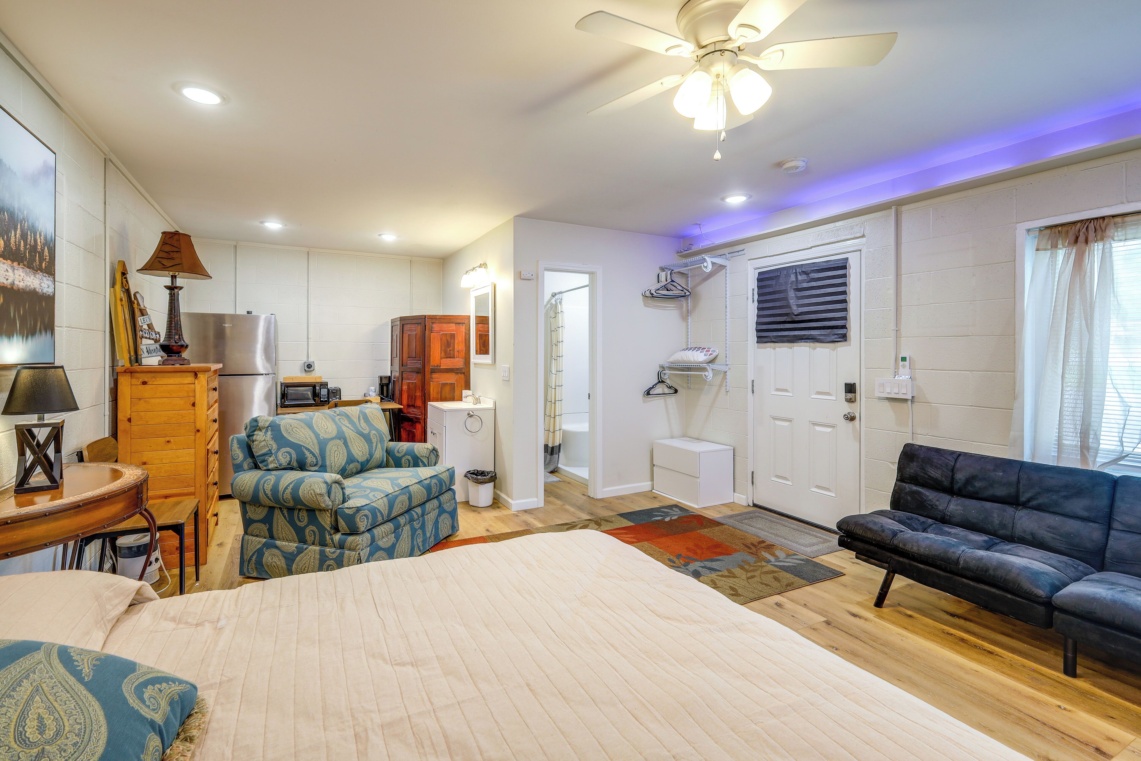 House (5 Bedrooms) | Interior