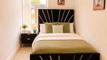 4 Schlafzimmer, Bügeleisen/Bügelbrett, kostenloses WLAN, Bettwäsche