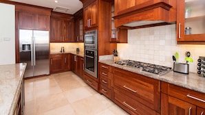 Private kitchen - Casa Luna 4: Gated Luxury Near 7Mile Beach w/Pool, Heated Spa, and Private Beach Cove (Grand Cayman)