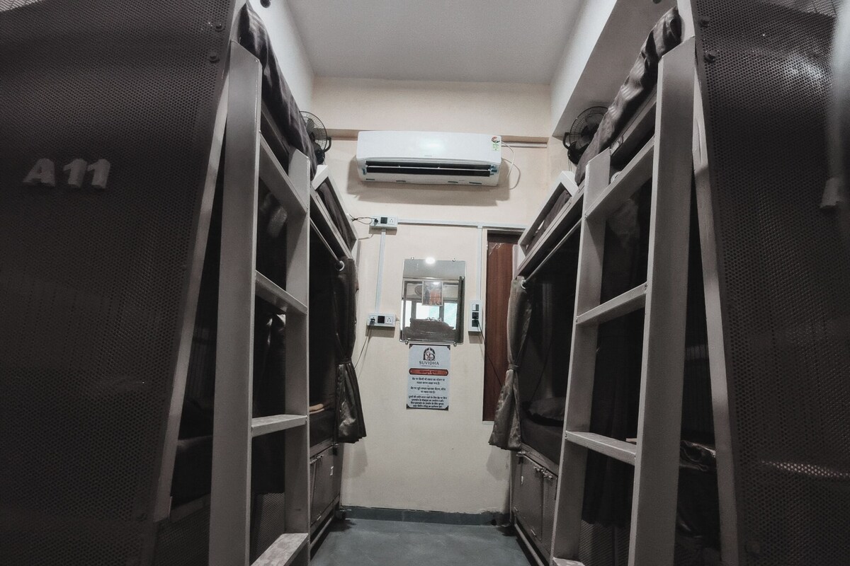 Premium Shared Dormitory | WiFi (free), bed sheets
