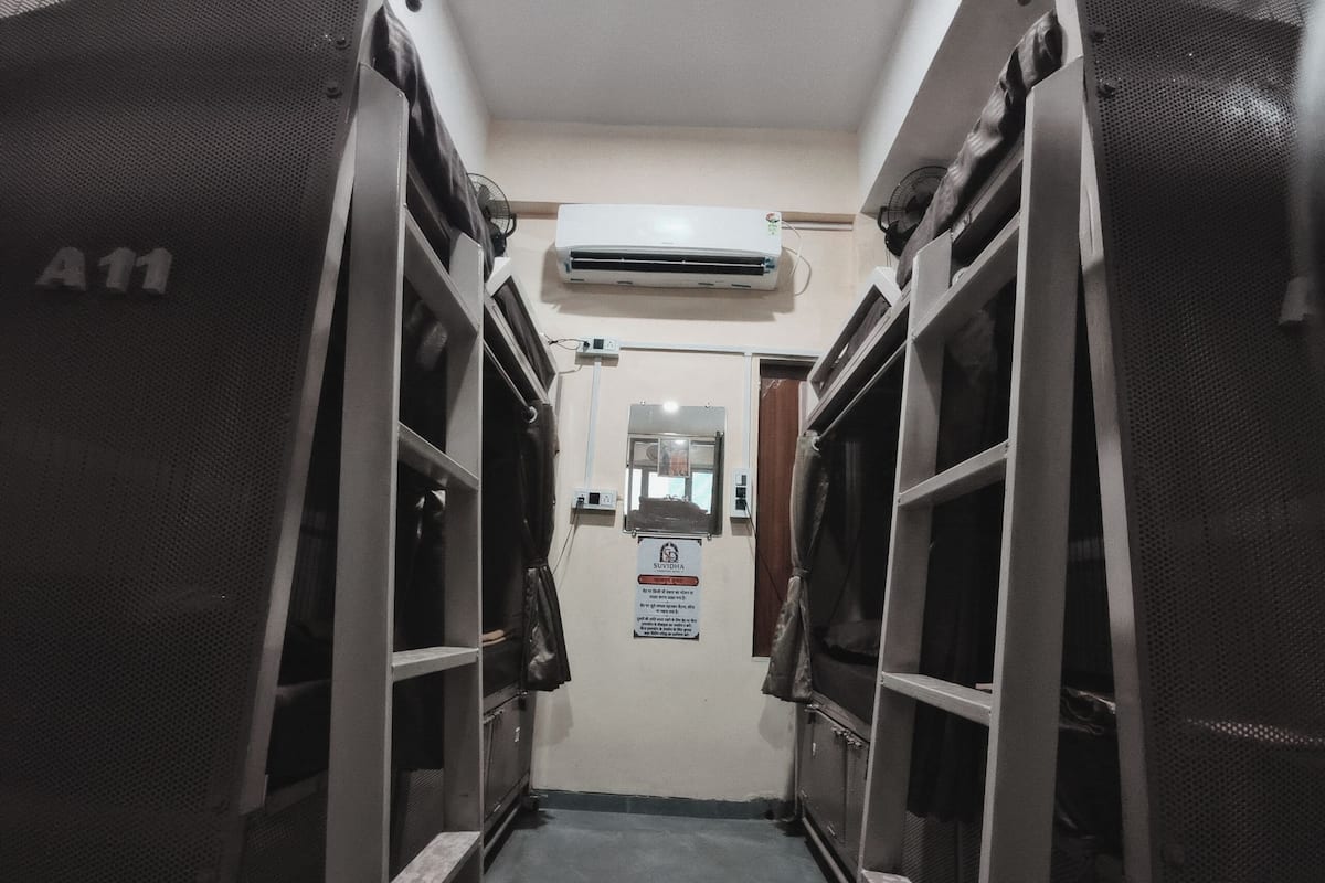 Premium Shared Dormitory | Free WiFi, bed sheets