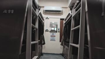 Premium Shared Dormitory | WiFi (free), bed sheets