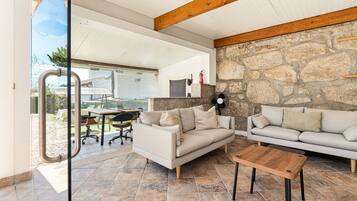 Estudi (Family Studio) | Exterior