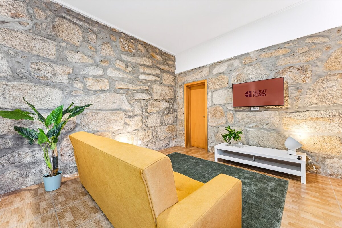 Apartment (One-Bedroom Apartment) | Iron/ironing board, WiFi (free), bed sheets