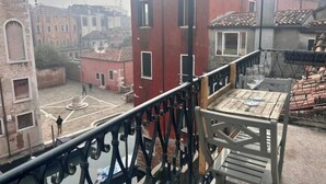 Unclassified image, 4 of 12, button - Sweet Balcony (Venice)