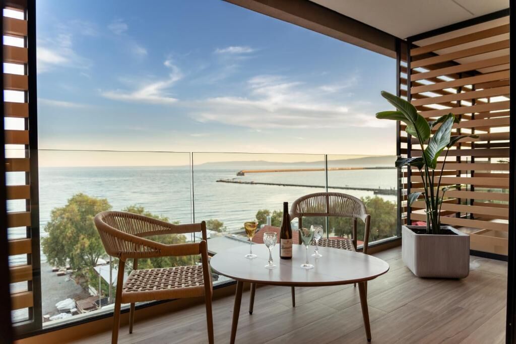 Junior Suite, Balcony, Sea View | Outdoor dining