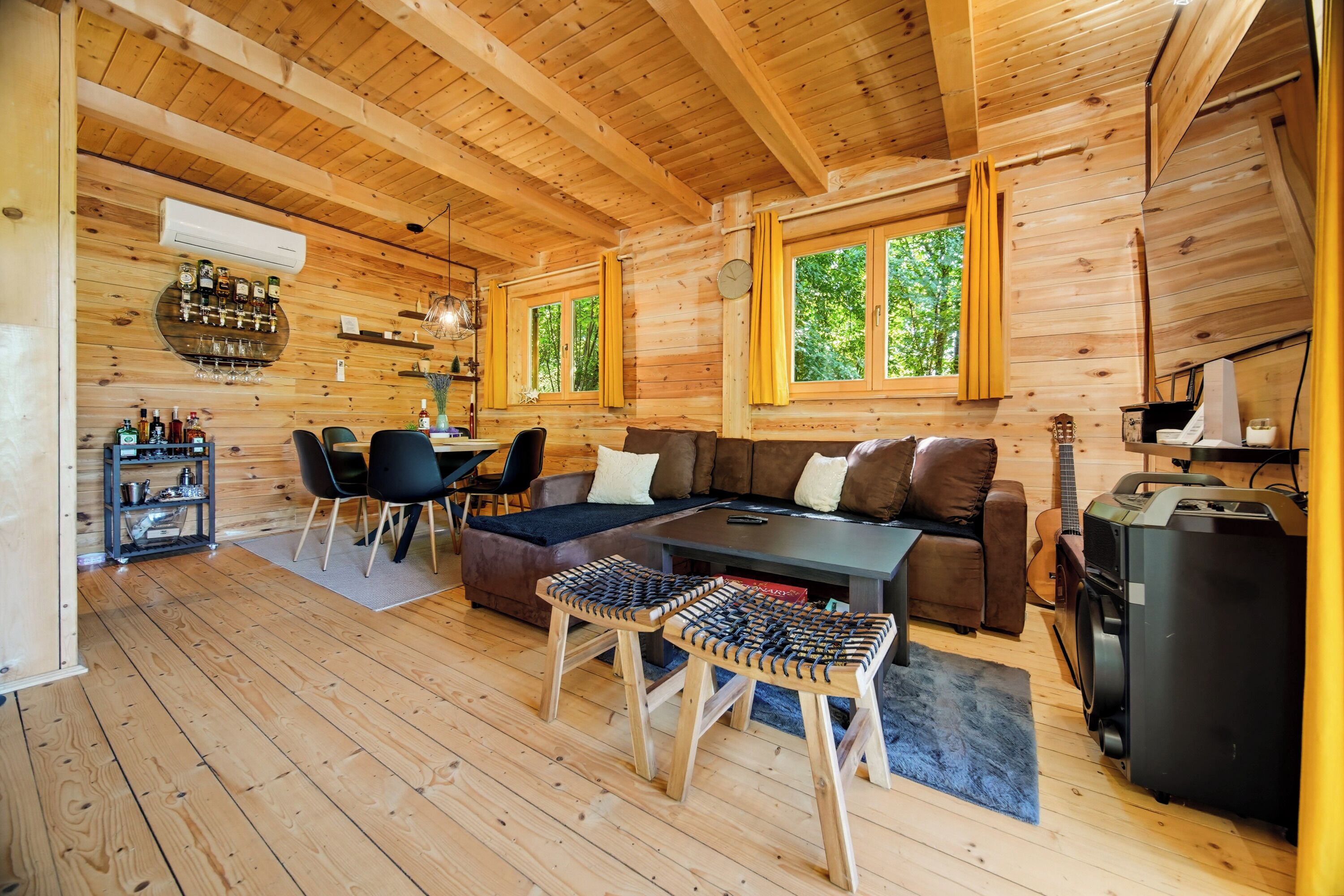 Family House, 2 Bedrooms, Balcony (Holiday Home With Pool And Wellness) | Living area