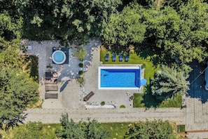 Nhà dành cho gia đình, 2 phòng ngủ, ban công (Holiday Home With Pool And Wellness) | Hồ bơi | Hồ bơi ngoài trời phục vụ theo mùa 