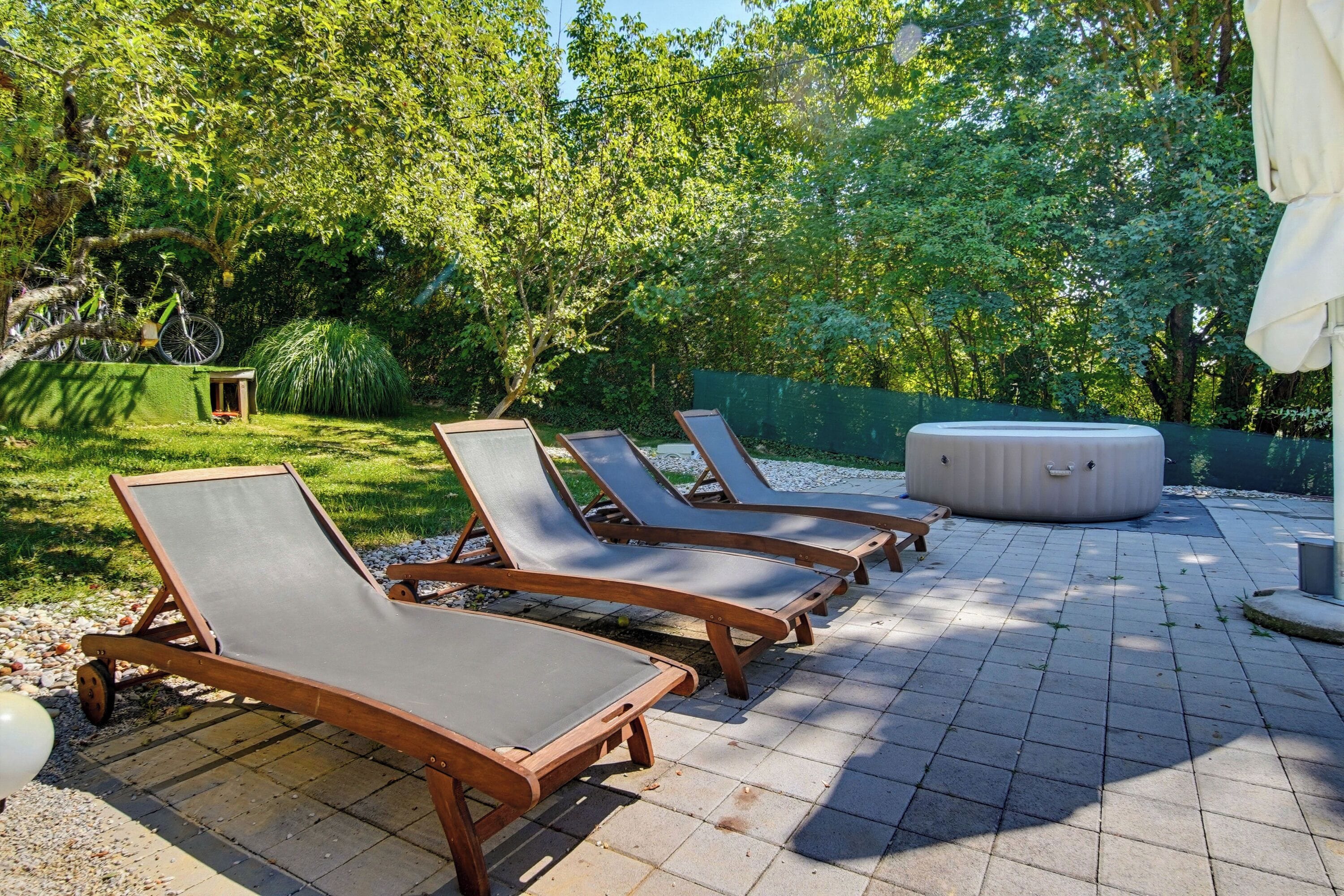 Casa familiar, 2 habitaciones, balcón (Holiday Home With Pool And Wellness) | Terraza o patio