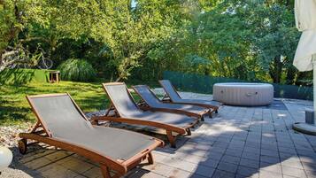 Casa familiar, 2 habitaciones, balcón (Holiday Home With Pool And Wellness) | Terraza o patio