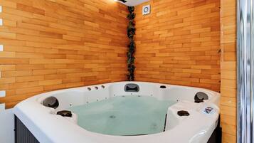Casa familiar, 2 habitaciones, balcón (Holiday Home With Pool And Wellness) | Interior