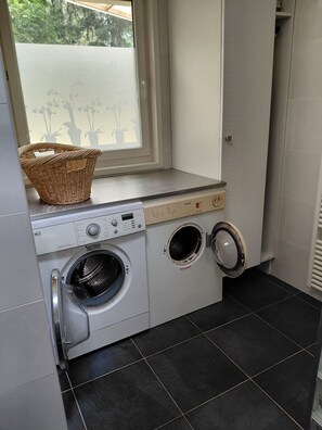 Interior - Charming 4-bedroom cottage in beautiful Baarle-Nassau with AC & Pipo wagen (Baarle-Nassau)