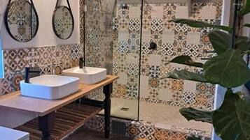 Room, 1 Bedroom, Smoking, Balcony | Bathroom