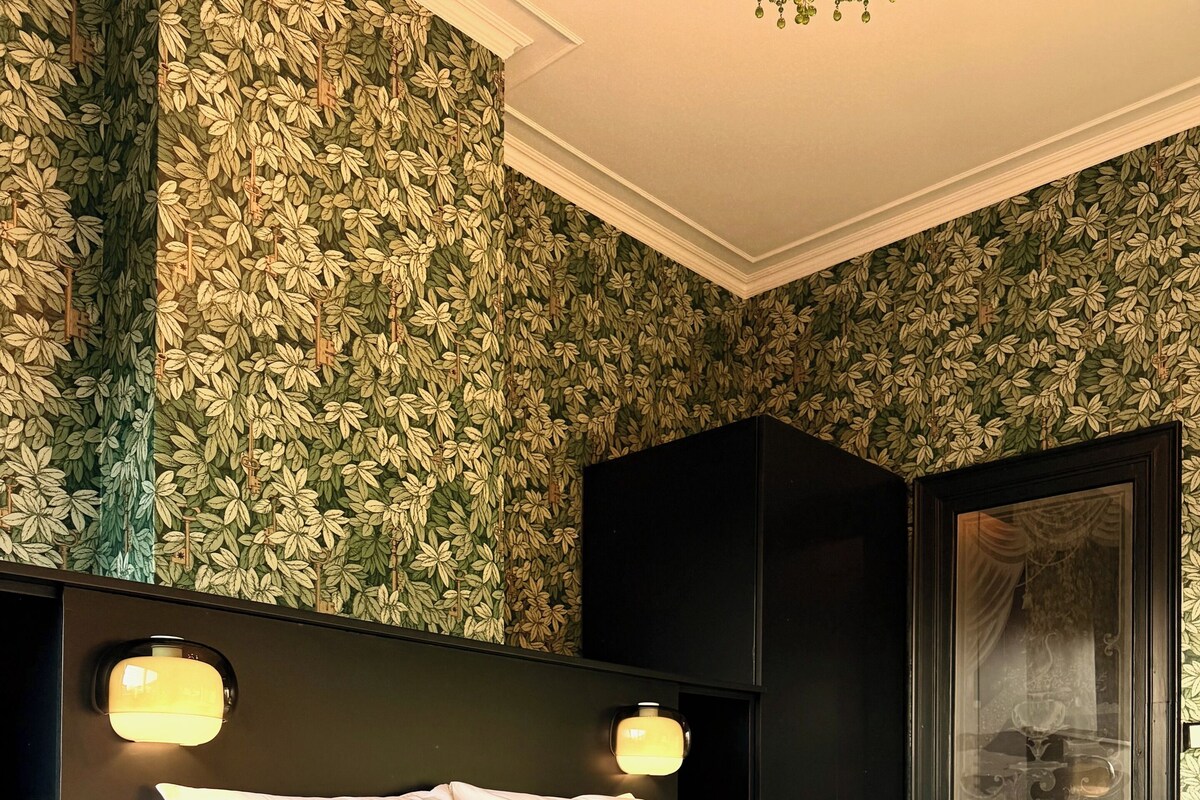 Superior Double Room, Garden View | Seterika/papan seterika, Wi-fi percuma 