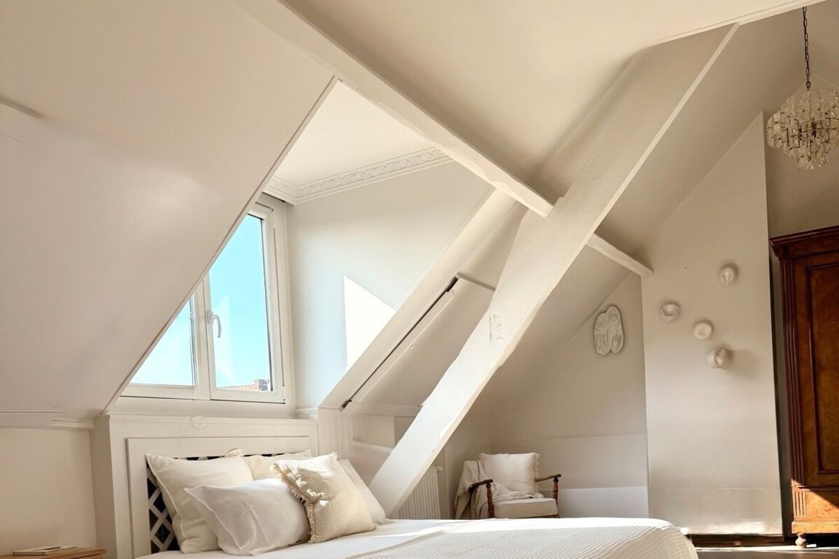 Luxury Studio Suite, Garden View | Seterika/papan seterika, Wi-fi percuma 