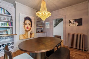 Dining - The Duncan on Alexander (St. John's)