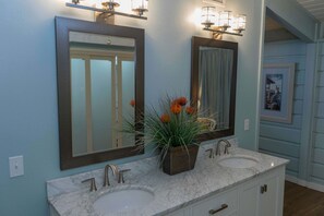 Ferienhaus, 5 Schlafzimmer | Badezimmer | Handtücher, Shampoo