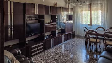 Apartment, Balkon, Stadtblick | Wohnbereich