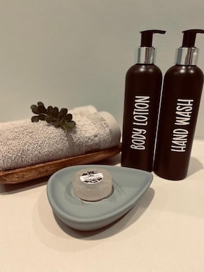 Bathroom amenities - Mes Amis Beach Guesthouse (Wilderness)