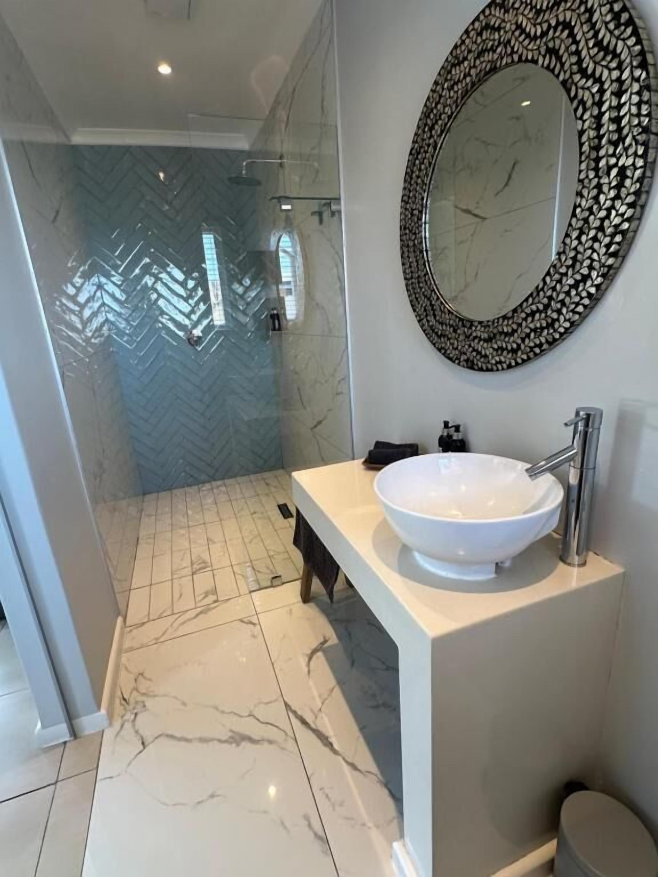 Family Room, Patio, Garden View | Bathroom