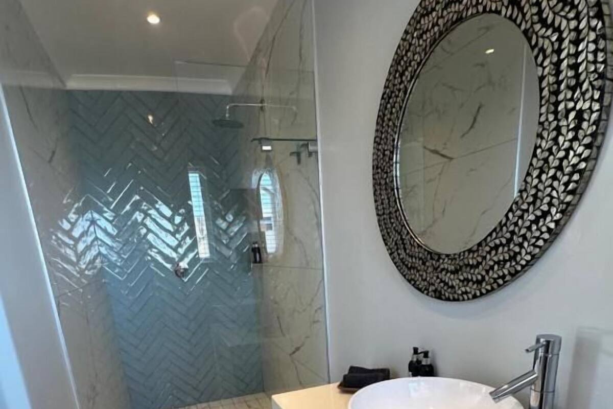 Family Room, Patio, Garden View | Bathroom | Shower, free toiletries, hair dryer, towels