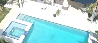 DraxHall Villa with Private Pool 