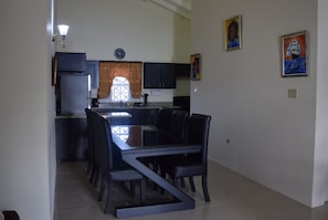 Villa, patio | Restauration