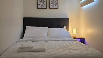 Iron/ironing board, WiFi, bed sheets