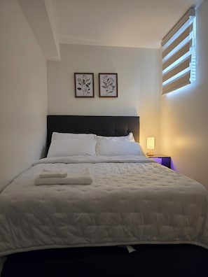 Iron/ironing board, WiFi, bed sheets