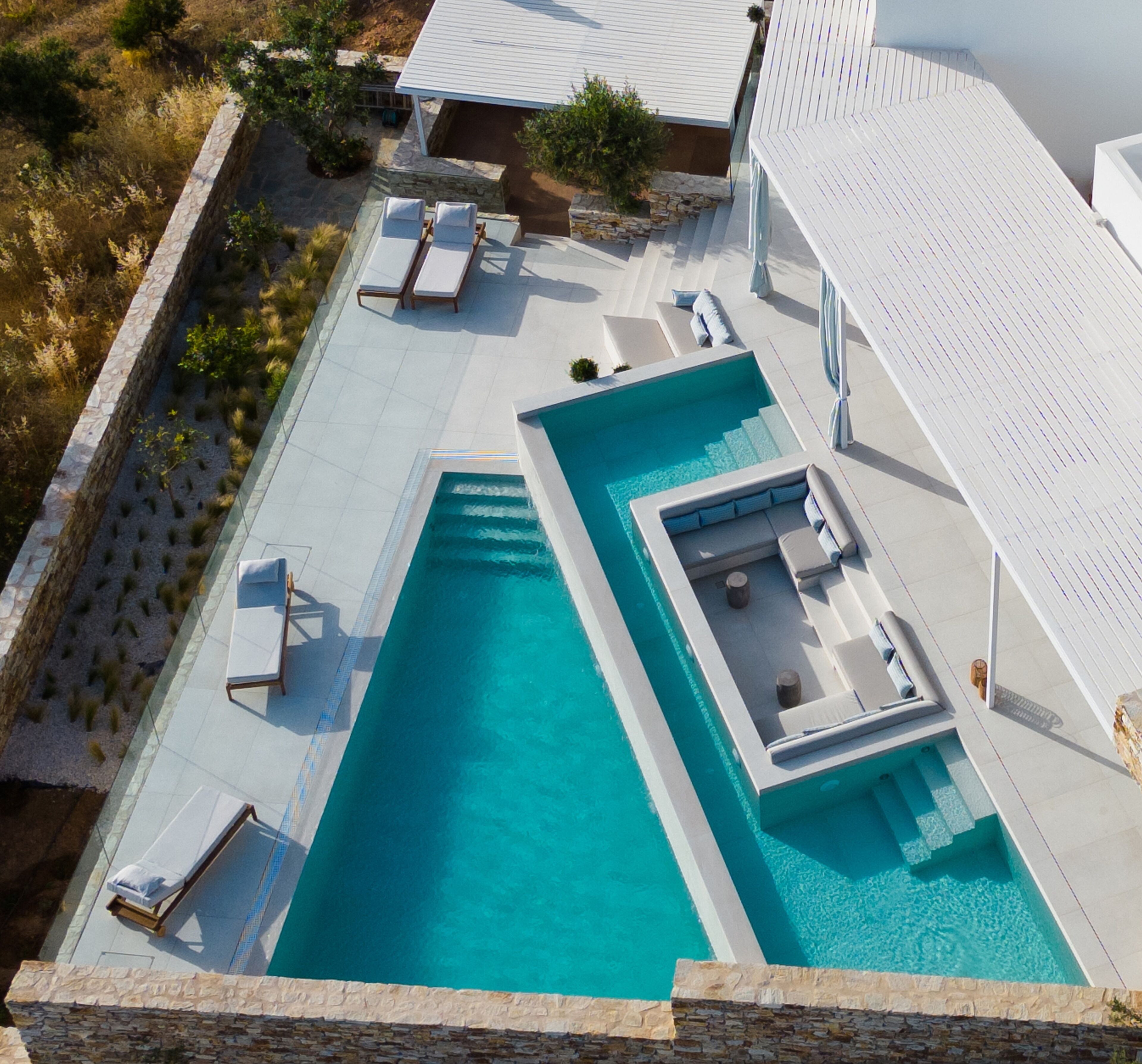Outdoor pool, sun loungers
