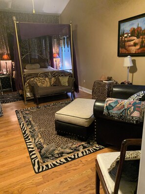 Interior - 5 star Super Host, 3-bedroom, one story,  Hottub Grapevine, Lake Access (Grapevine)
