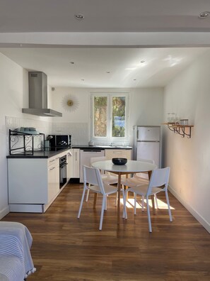 Private kitchen - Malva Property, Margherita Apartment (Alata)