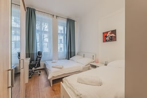 Bügeleisen/Bügelbrett, WLAN, Bettwäsche