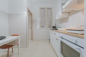 Private kitchen - Aloha Lodge Apartment Trapani (Trapani)