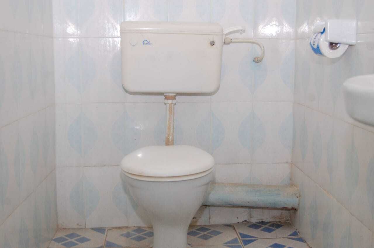 Single Room, Housekeeping, Lake View | Bathroom | Shower, free toiletries, slippers, towels