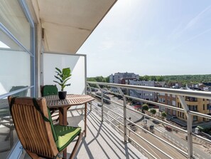 Outdoor dining - Lovely apartment for 4 people with WIFI, TV and balcony (De Panne)