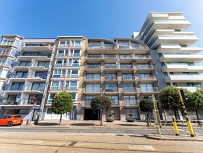 Exterior - Lovely apartment for 4 people with WIFI, TV and balcony (De Panne)