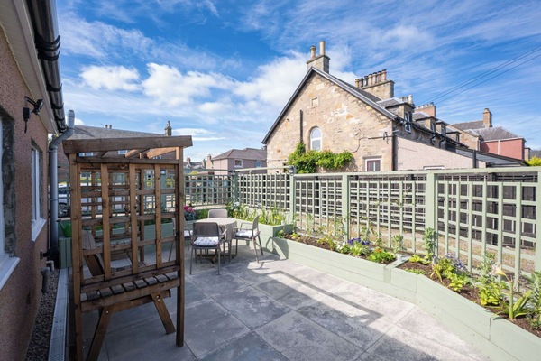 Appartement, Pot De Fleur, Mobilier De Jardin, Plante D'Appartement, Brique, Cour, Patio, Dalle, Daylighting, Tableau De Plein Air