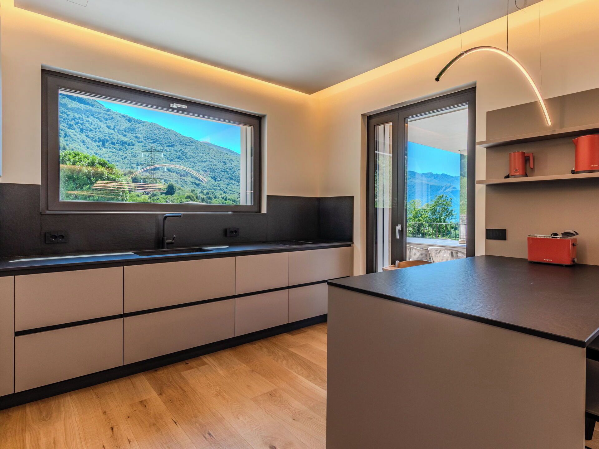 Design Intérieur, Cuisine, Comptoir, Sol, Bois, Meubles, Plafond, Luminaire, Domicile, Cabinetry