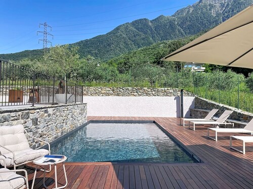 Merveilleuse maison de vacances privée avec WIFI, piscine privée, bain à remous, TV et terrasse