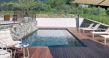 Merveilleuse maison de vacances privée avec WIFI, piscine privée, bain à remous, TV et terrasse