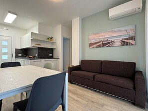Apartment, 2 Schlafzimmer, Terrasse, Gartenblick | Esszimmer