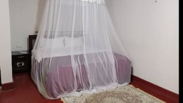 Standard Double Room | In-room safe, desk, laptop workspace, WiFi (free)