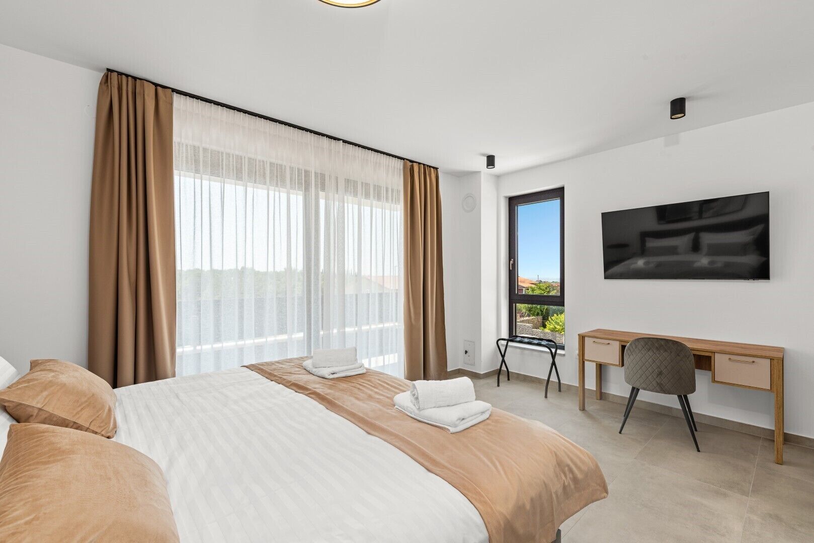 3 habitaciones, wifi y ropa de cama 
