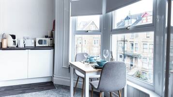 Estudio, 1 cama matrimonial | Cocina privada | Utensilios de cocina